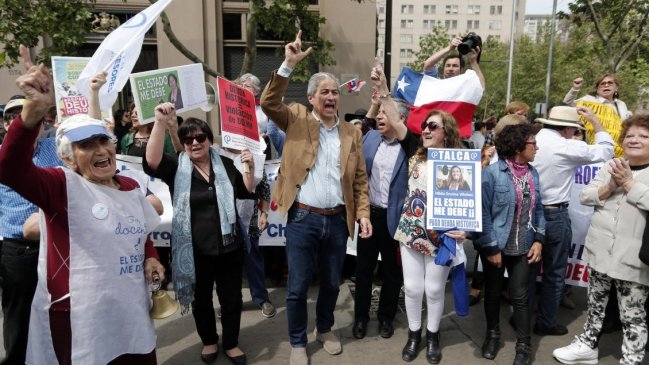 Colegio de Profesores: Adhesión al paro bordeó el 80%