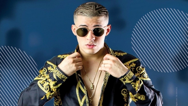 Bad Bunny terminó en el hospital tras desplomarse en una presentación