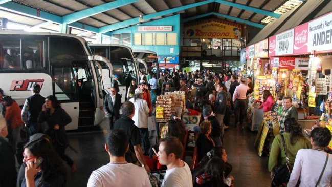 Autoridades fiscalizaron a guardias del terminal de buses Talca ante ola de asaltos