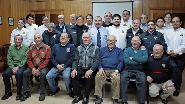 Puerto Montt: Bomberos de antaño se reúnen en tertulia y recuerdan sus vivencias