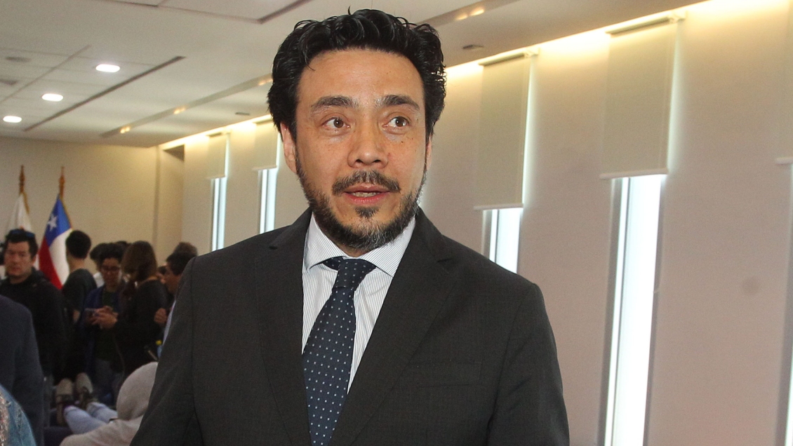 Fiscal Arias: La conducta de guardar silencio de Ezzati es común en la Iglesia Católica