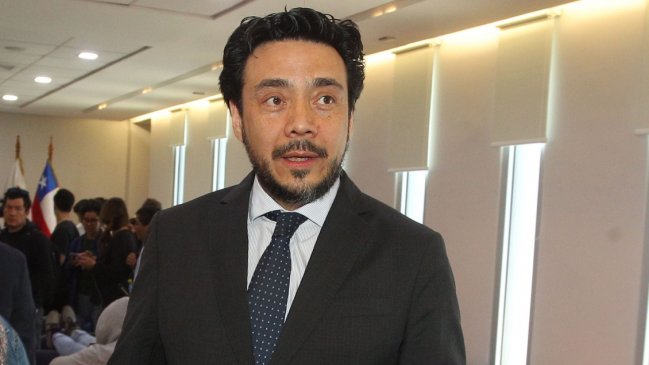 Fiscal Arias: La conducta de guardar silencio de Ezzati es común en la Iglesia Católica