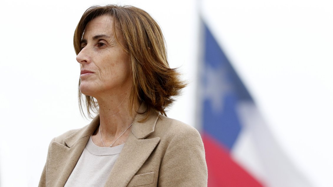 Ministra Cubillos: Rociar con bencina a un profesor no es 