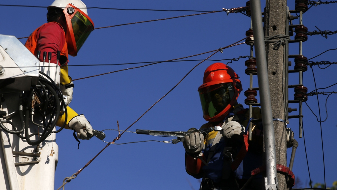 Corte de luz afecta a sectores de tres comunas de Santiago