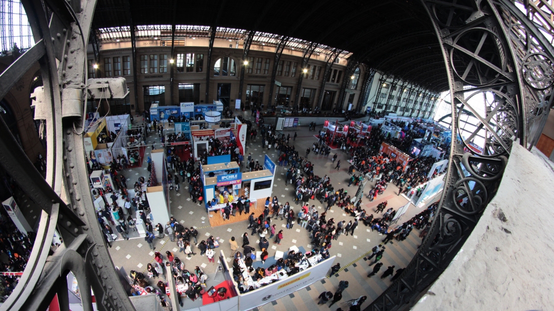 Feria vocacional espera reunir 20 mil estudiantes en la Estación Mapocho
