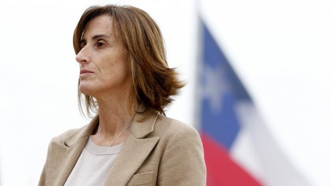 Ministra Cubillos: Rociar con bencina a un profesor no es 