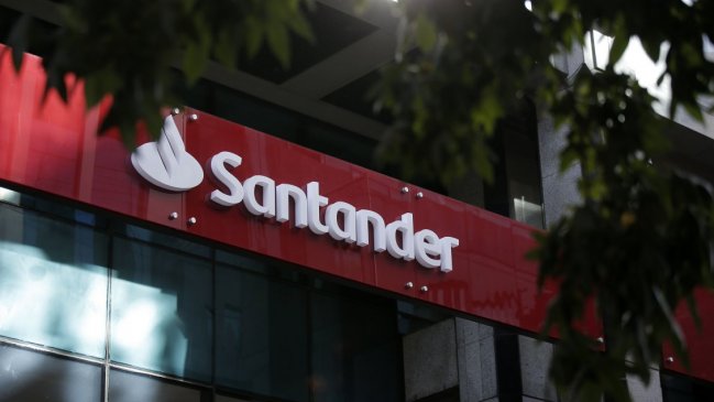 Santander termina contratos con Transbank