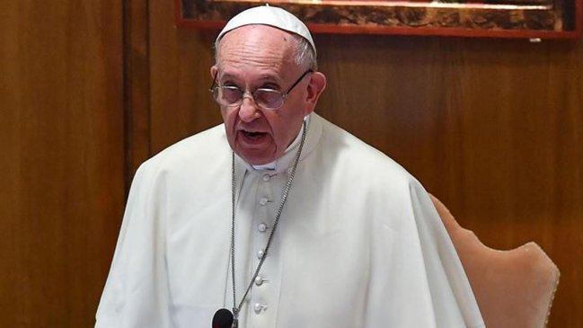 El papa afirmó que el aborto es como contratar a un sicario para resolver el problema