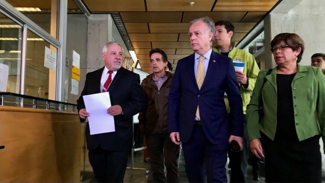 Autoridades se querellan contra sujetos que agredieron a siete personas en Cesfam de Renca