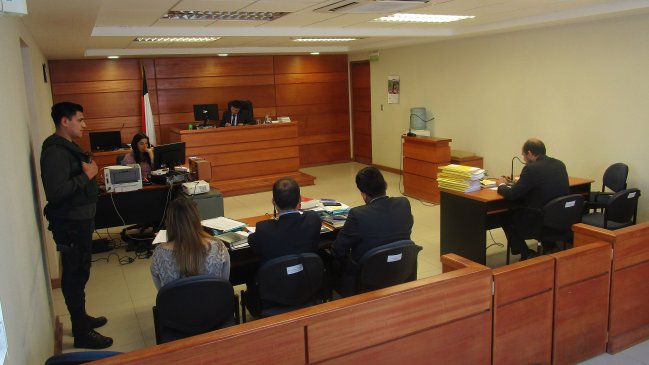 Médico que negó el traslado de menor del Sename fue formalizada por desacato