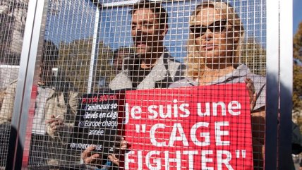 Pamela Anderson se enjauló en París por una buena causa