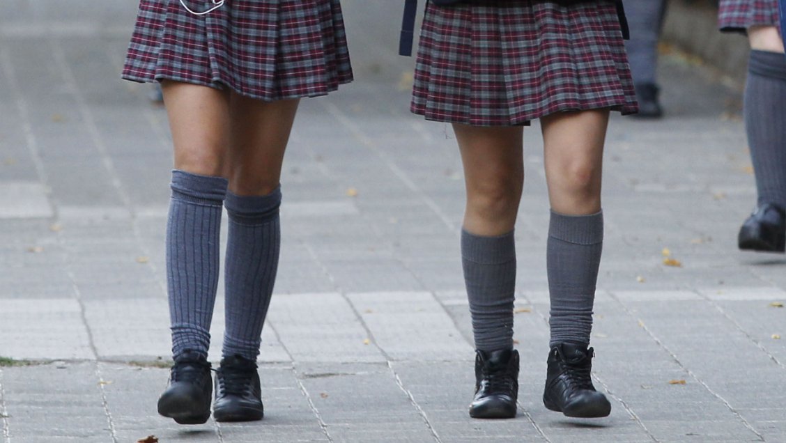 Colegio católico cambió uniforme de sus alumnas para 
