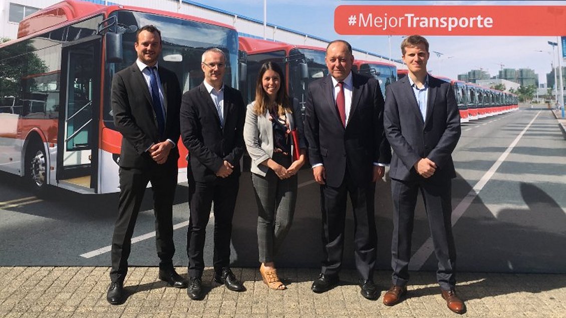 Compañía francesa proveerá 100 buses eléctricos para el transporte público de Santiago