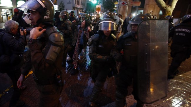 Manifestación contra Aula Segura terminó con varios detenidos en el centro de Santiago