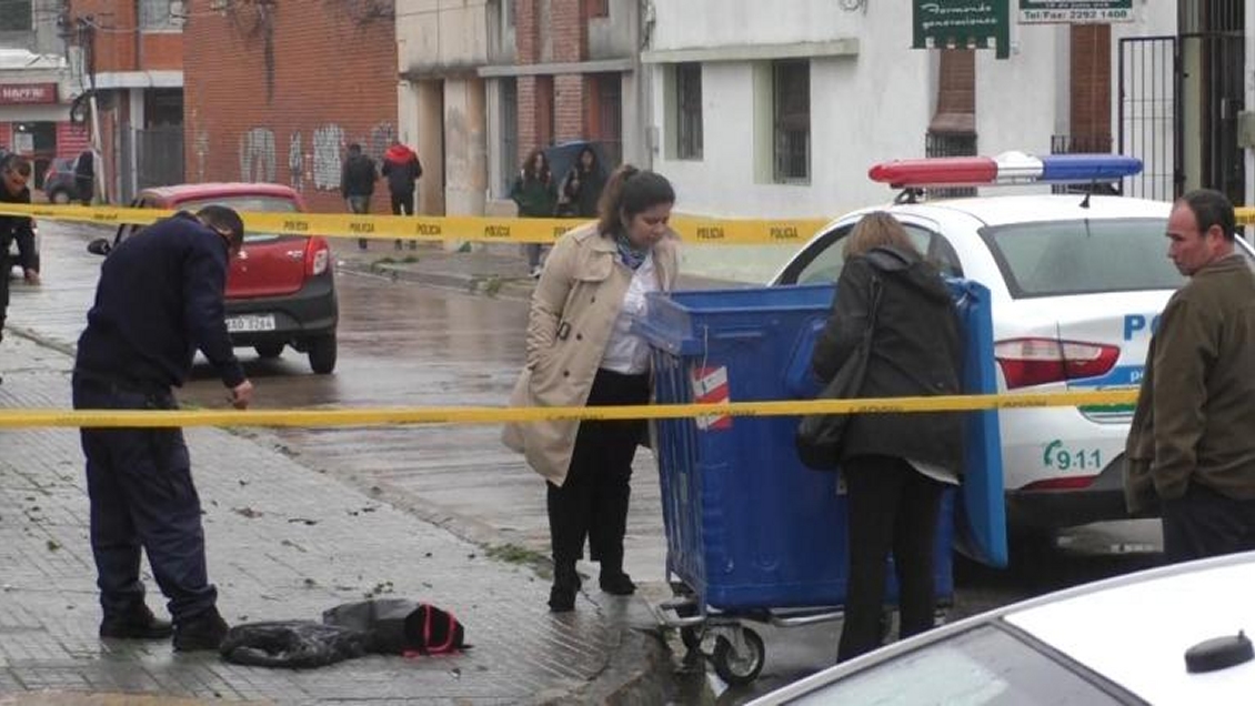 Uruguay: Hallan a un recién nacido muerto en un contenedor de basura