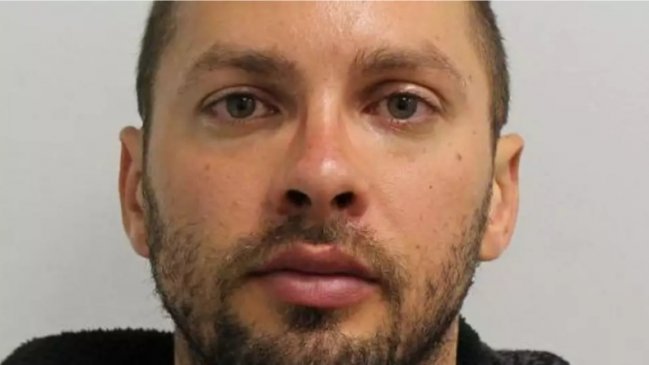 Hombre se hacía pasar por mujer para 