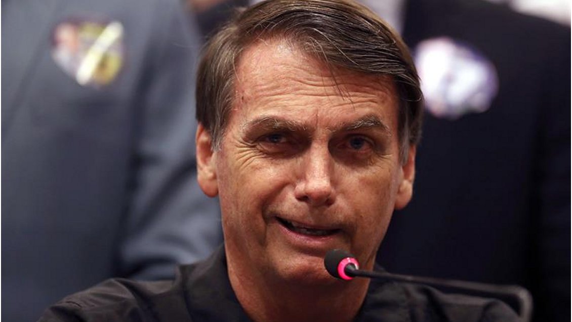 Cambio de estrategia: Bolsonaro busca acercarse a la comunidad homosexual