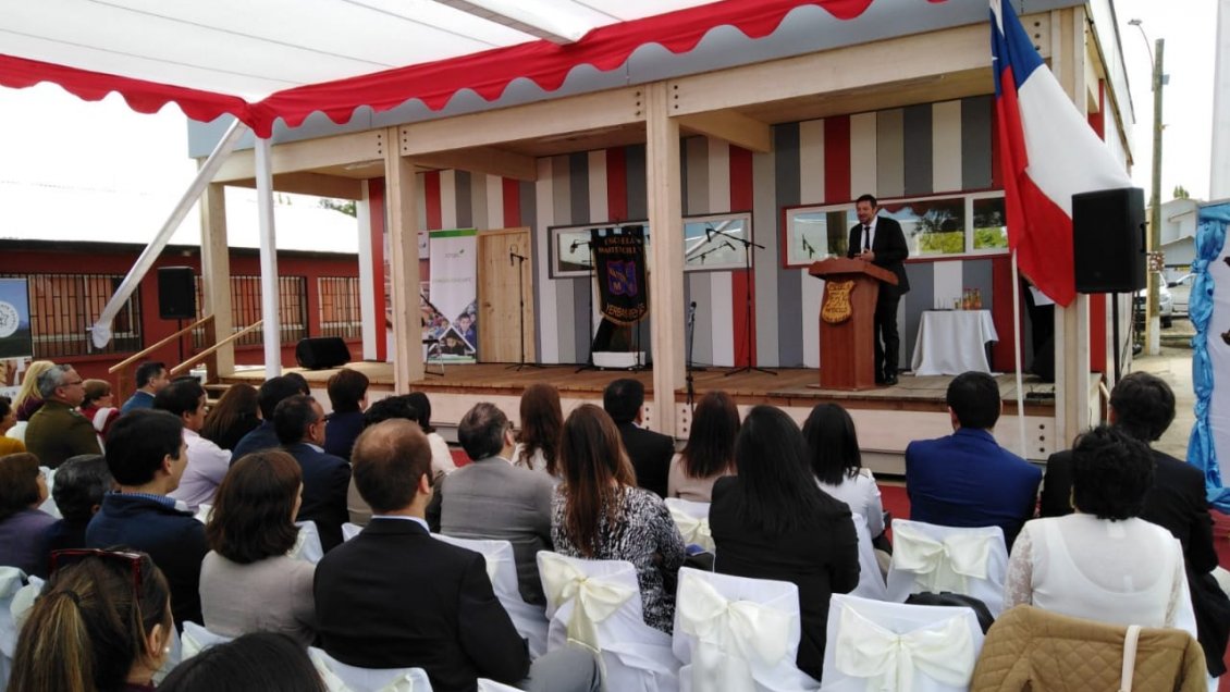 Yerbas Buenas: Inauguran aula modular que se ensambla y desarma en solo seis días