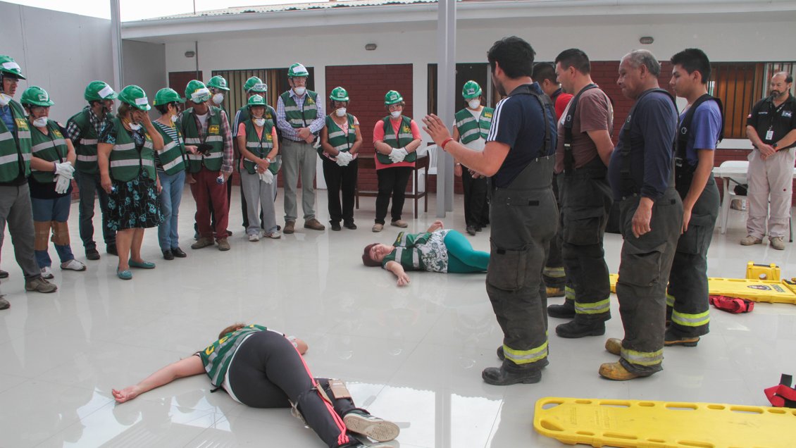 Capacitan a la comunidad para enfrentar desastres naturales en Iquique
