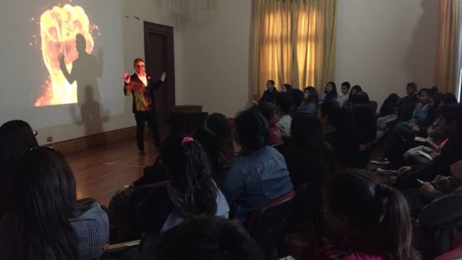Estudiantes becados por innovador programa fortalecen sus habilidades sociales en Atacama