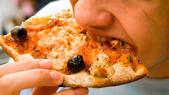 Iquique: Suspenden prohibición de vender comida chatarra fuera de los colegios