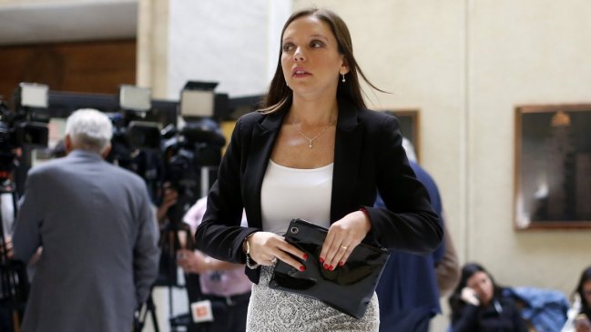 Diputada Flores insiste en acusaciones y alude a 