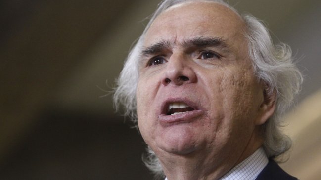 Chadwick aseguró que el Gobierno insistirá en cambios al CDE pese a reparos de su presidenta