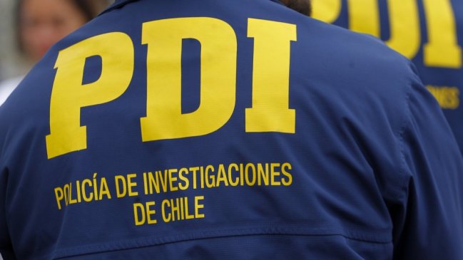 Un policía y un delincuente heridos dejó una balacera en supermercado de Quinta Normal