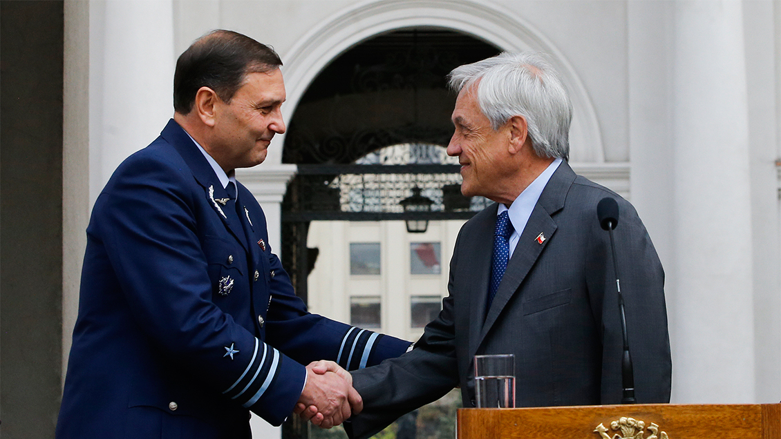 Hijo de Arturo Merino Benítez es el nuevo comandante en jefe de la FACh