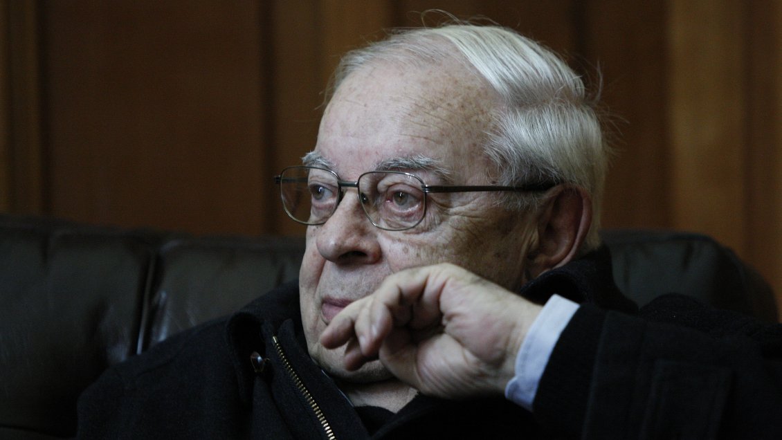 Ex capellán de La Moneda publicó libro que reflexiona sobre crisis en la Iglesia Católica