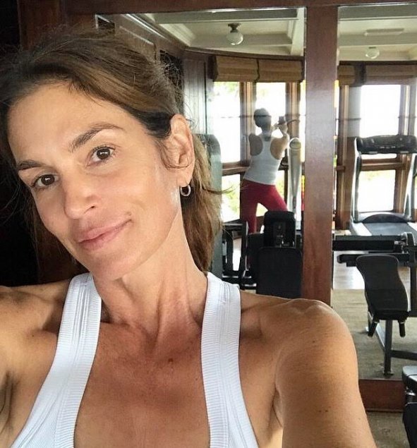 [Fotos] Cindy Crawford sorprendió con foto sin maquillaje a los 52 años