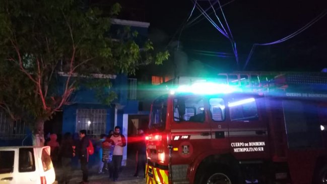 Incendio consume edificio de tres pisos en La Cisterna