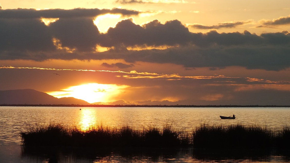 Bolivia: Hallan tres cuerpos de víctimas de naufragio en el lago Titicaca