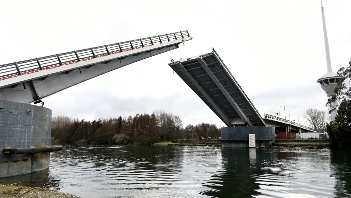 Gobierno decidió reparar el cuestionado puente Cau Cau