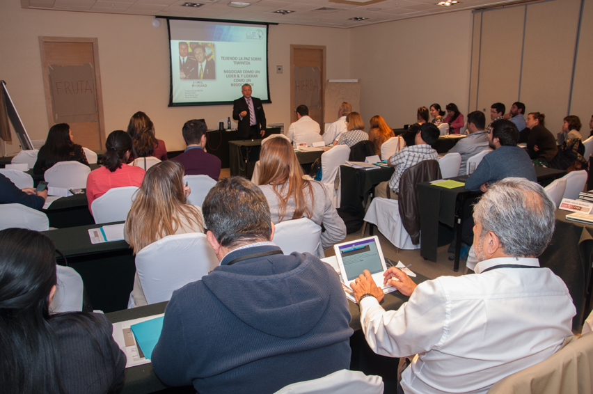 Universidad de Harvard realizó seminario sobre el 
