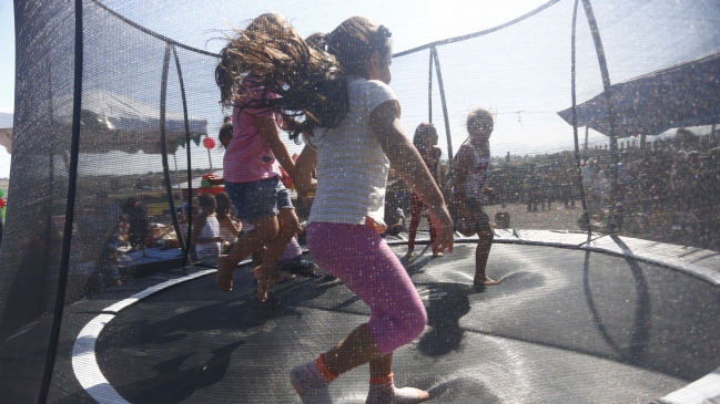 La lucha judicial de una mujer con orden de expulsión para no separarse de sus hijas chilenas