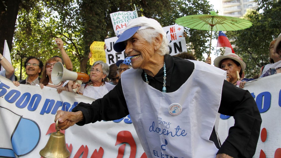 Proyecto de resolución pide incluir deuda histórica a profesores en Presupuesto 2019