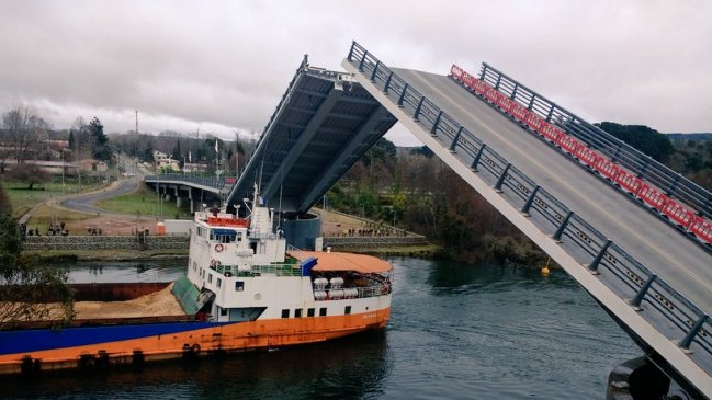 Reparación del Puente Cau Cau costará 4.500 millones y estará lista en 2020