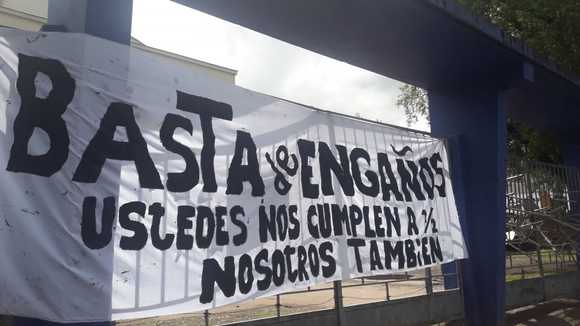 Estudiantes del Liceo Industrial de Chillán depusieron la toma