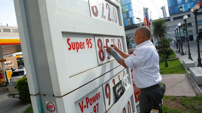 Colectiveros por alza de combustibles: Si tenemos que hacer una caravana, la vamos a hacer