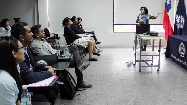 Iquique: Capacitan a educadores del Sename