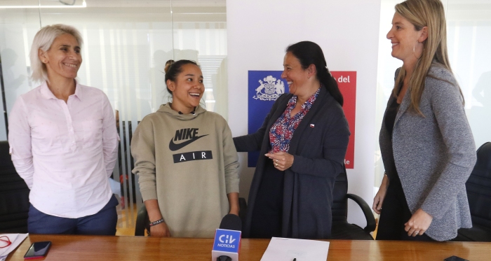 Ministra del Deporte se comprometió a solucionar problemas de Beca Proddar