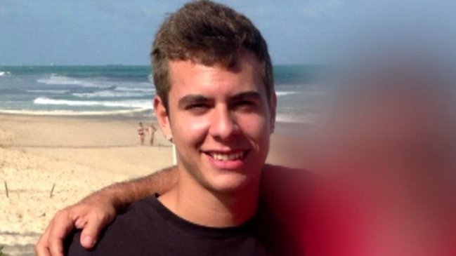 Comienza juicio de joven acusado de descuartizar a su familia en España