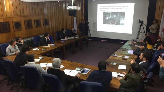 Empresa y partidarios de estacionamientos subterráneos en Valdivia expusieron en audiencia pública