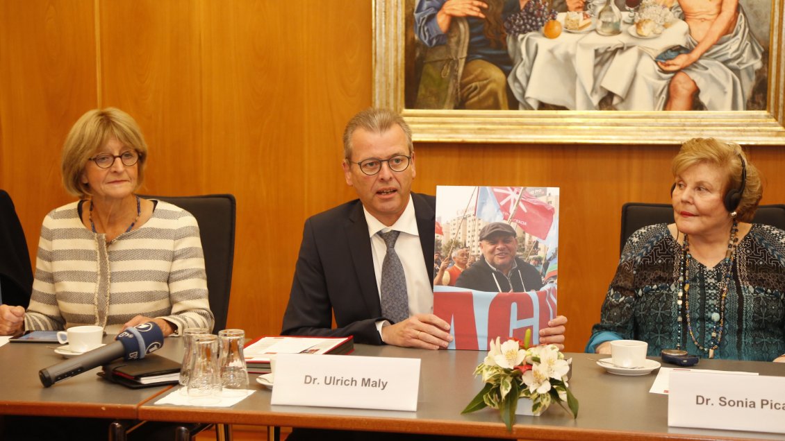 Ciudad alemana premió a activista ambiental chileno