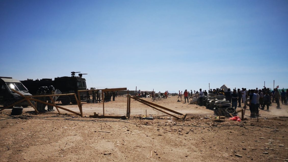 Desalojo de toma en Calama generó enfrentamientos entre pobladores y Carabineros