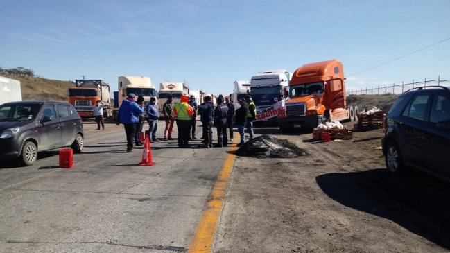Bloqueo en Magallanes: Camioneros llegaron a acuerdo con empresas y el Gobierno