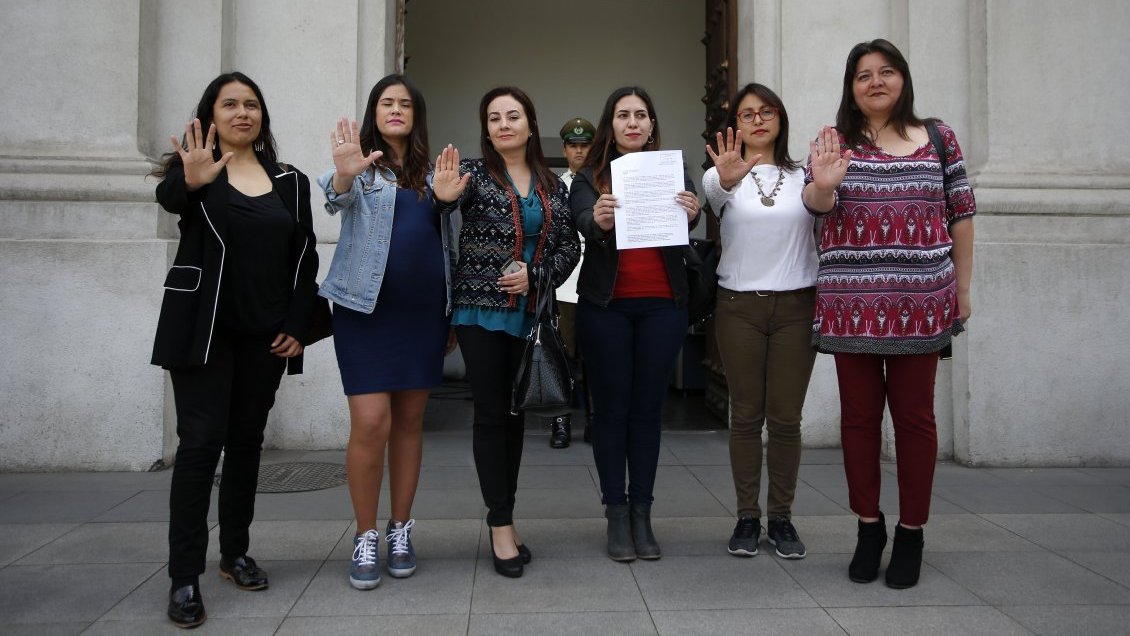 Oposición exige disculpas del Presidente Piñera tras frase sobre la minifalda