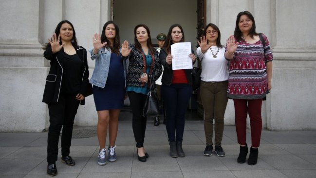 Oposición exige disculpas del Presidente Piñera tras frase sobre la minifalda