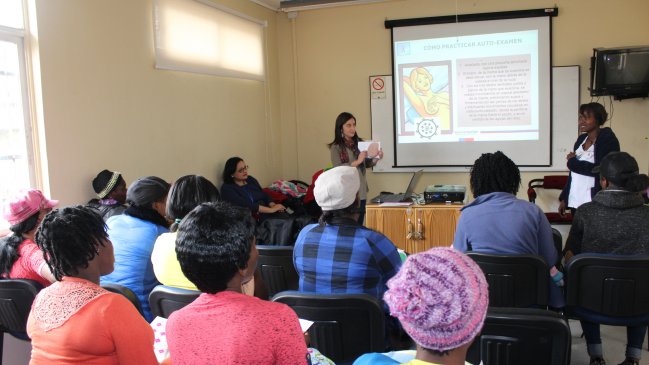 Inmigrantes haitianas recibieron charla de prevención del cáncer en creolé